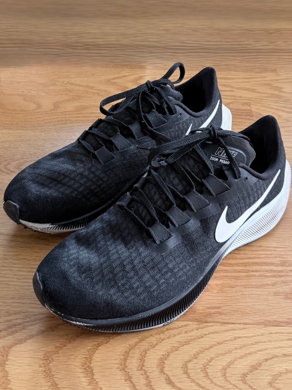 Nike Women's Air Zoom Pegasus 37 Running Shoes (8.5)